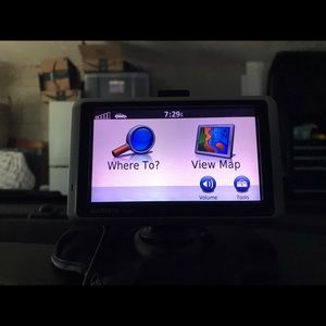 Garmin gps, car plug in, and stabilizing device